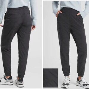 ATHLETA Brooklyn Lined Camo Jogger Pants Womens 10 Black Gray Fleece Athletic